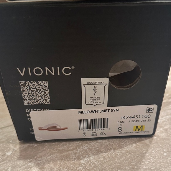 Vionic White and Tan Women's Orthotic Sandals - Picture 8 of 8